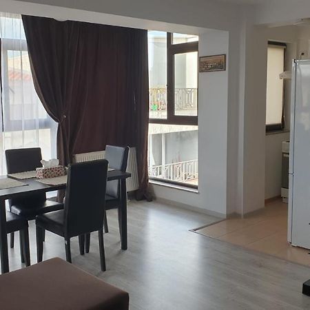 Apartament Lulu Mamaia Nord, 3 Minute De Plaja Navodari Exterior photo